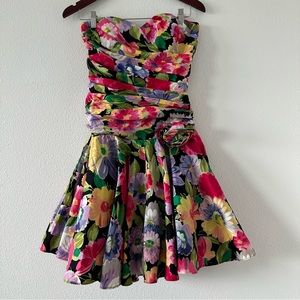 POSITIVELY ELLYN Strapless Flower Print Dress